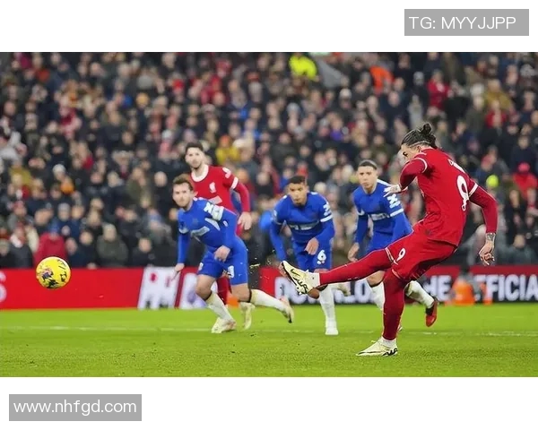 努涅斯在赛场上的崛起与挑战:从新星到顶级前锋的奋斗历程 努涅斯在赛场上的崛起与挑战:从新星到顶级前锋的奋斗历程