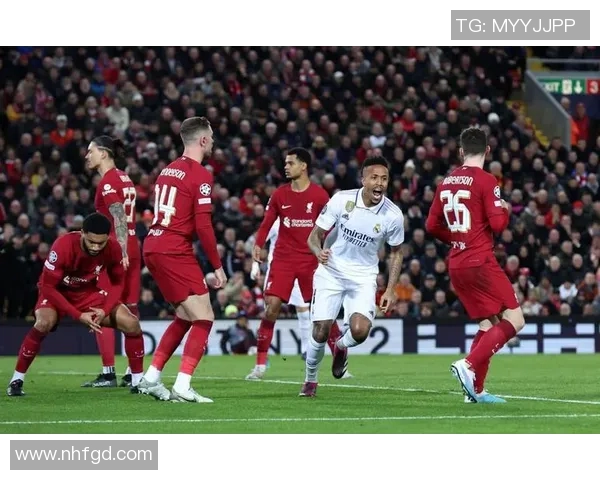 利物浦主场迎战曼联首回合激战争夺英超荣耀的关键之战 利物浦主场迎战曼联首回合激战争夺英超荣耀的关键之战