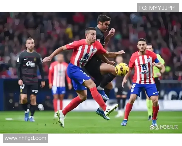 巴塞罗那与马德里竞技精彩对决全场回顾与精彩瞬间分析