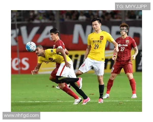 恒大与上港激战加时赛决胜时刻的精彩对决与情感交织