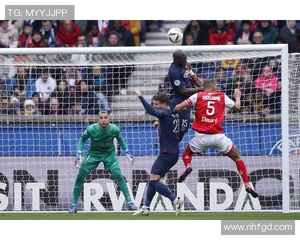 波尔多与大巴黎的巅峰对决揭示法甲联赛的激烈竞争与未来走向