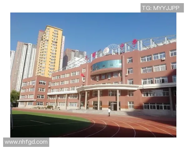 于德豪的奋斗历程与成就分享：从平凡到卓越的成长之路