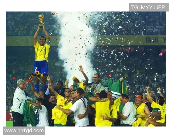 巴塞罗那在激烈对决中战胜埃切尔成功夺冠的精彩瞬间回顾