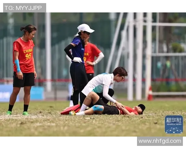成都飞盘队的包夹战术解析与飞盘运动的热潮探讨