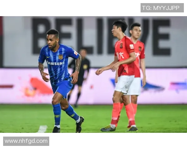 长春队与恒大队激战正酣比分悬念引发球迷热议与期待