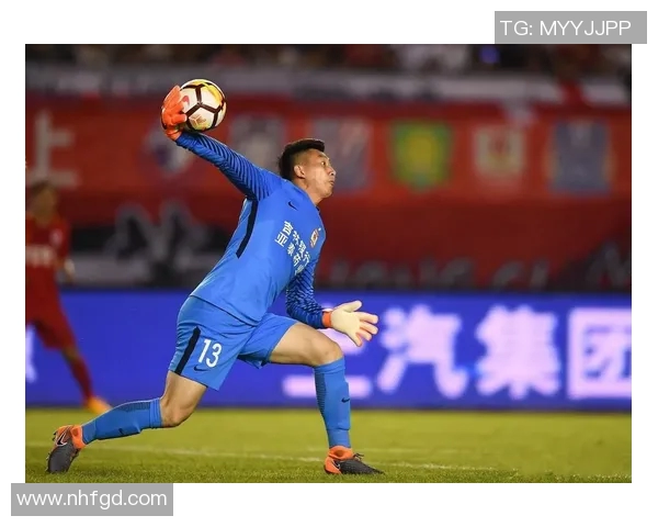 黄强独家揭秘足球技巧与战术分享助你提升球技的秘诀